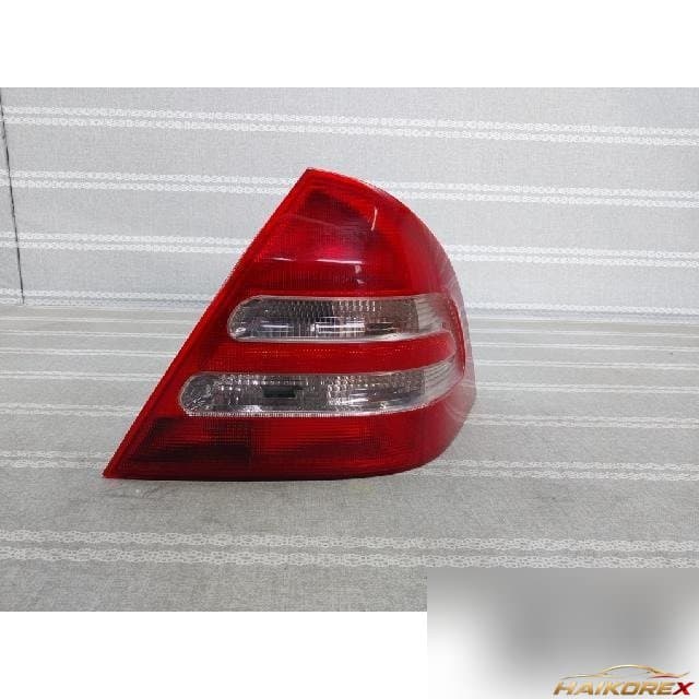 Mercedes-Benz C200 2002 — комбинированный фонарь задний правый