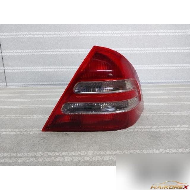 Mercedes-Benz C200 2004 — комбинированный фонарь задний правый пассажирский