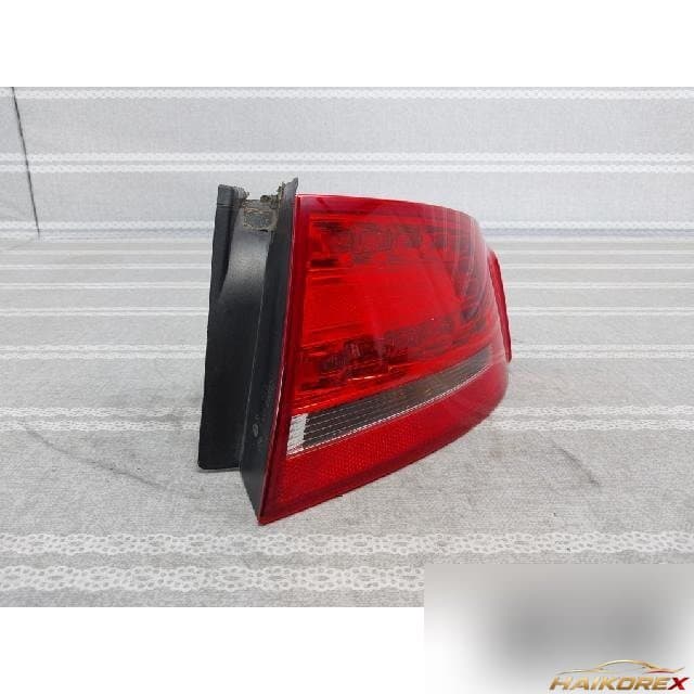 Volkswagen Golf 2009 — крыло правое