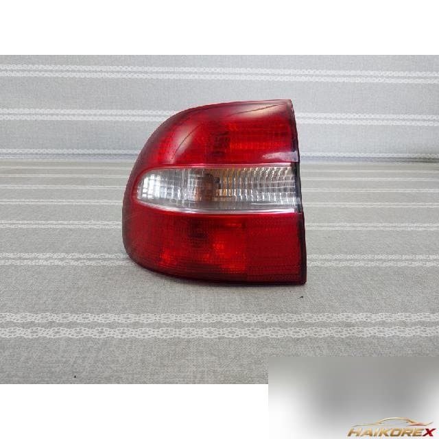 Volvo V40 2001 — комбинированный фонарь задний левый водительский