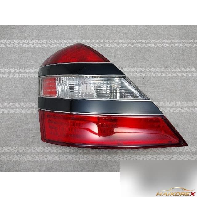 BMW 3-series 2011 — крыло правое 41357135680