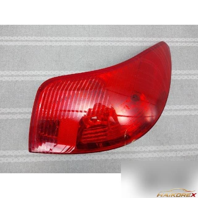 Peugeot 308 2011 — комбинированный фонарь (задний фонарь) правый