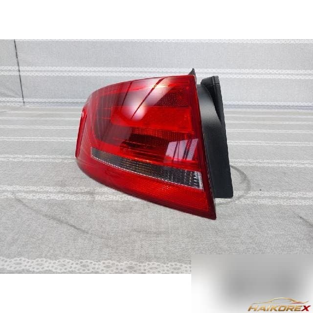 Audi New A4 2009 — комбинированный фонарь задний левый со стороны водителя