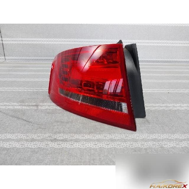 Jaguar XF 2010 — крыло левое