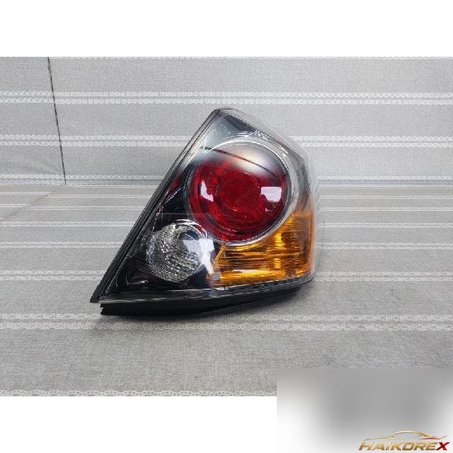 Nissan Altima 2010 — комбинационный фонарь (задний) правый пассажирский