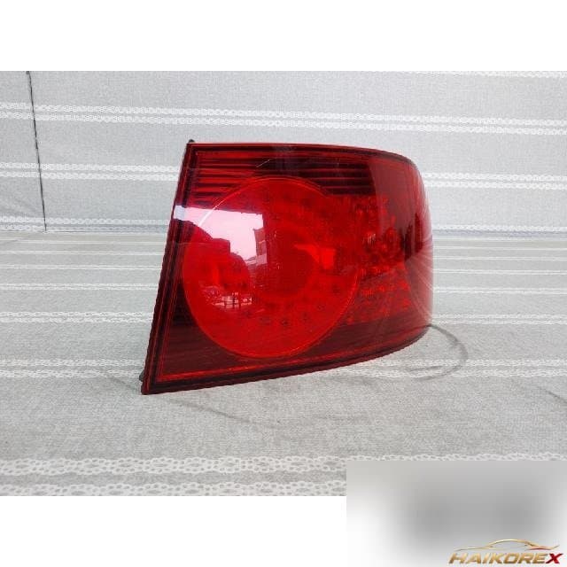 Volvo V50 2006 — крыло левое