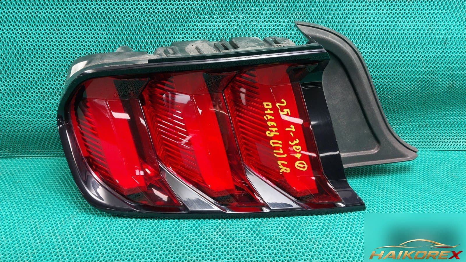 Ford Mustang 2017 — комбинированный фонарь задний левый