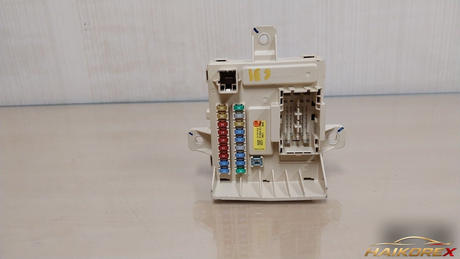 Genesis Genesis G80 2017 — блок предохранителей салонный