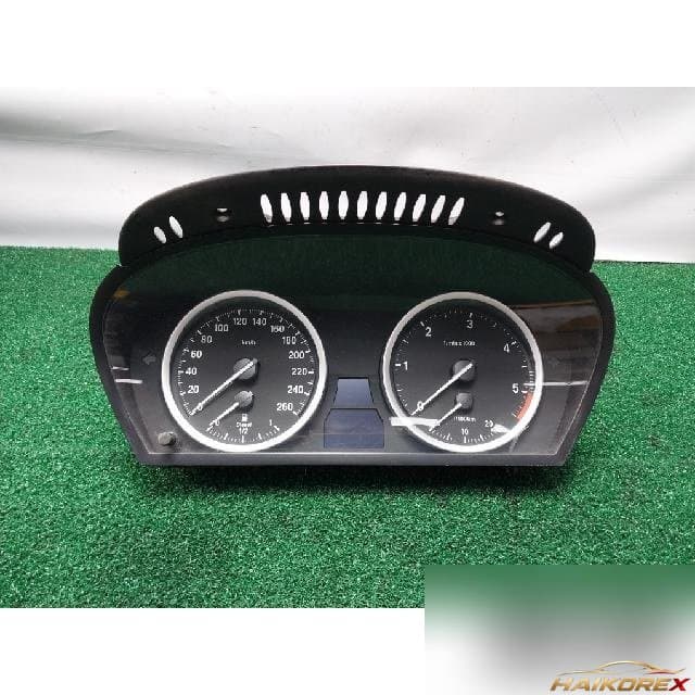 BMW X6 3.0d 2009 — панель приборов