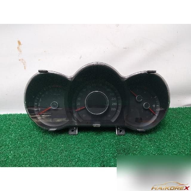 Kia K5 2011 — приборная панель
