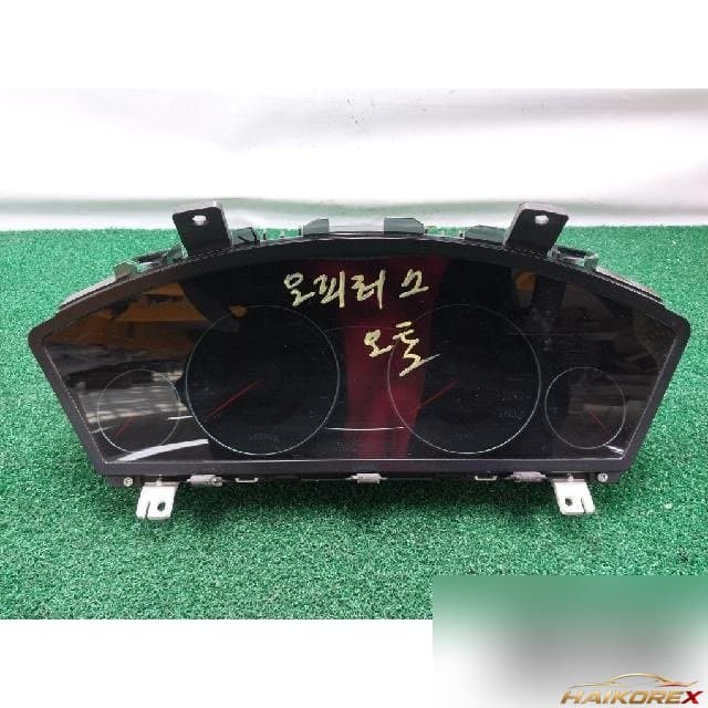Kia Opirus 2009 — приборная панель