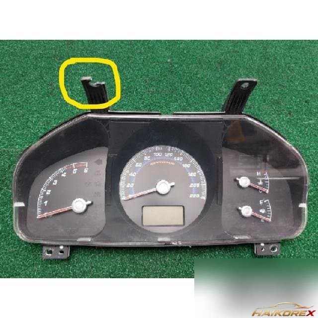 Kia Sportage 2006 — приборная панель
