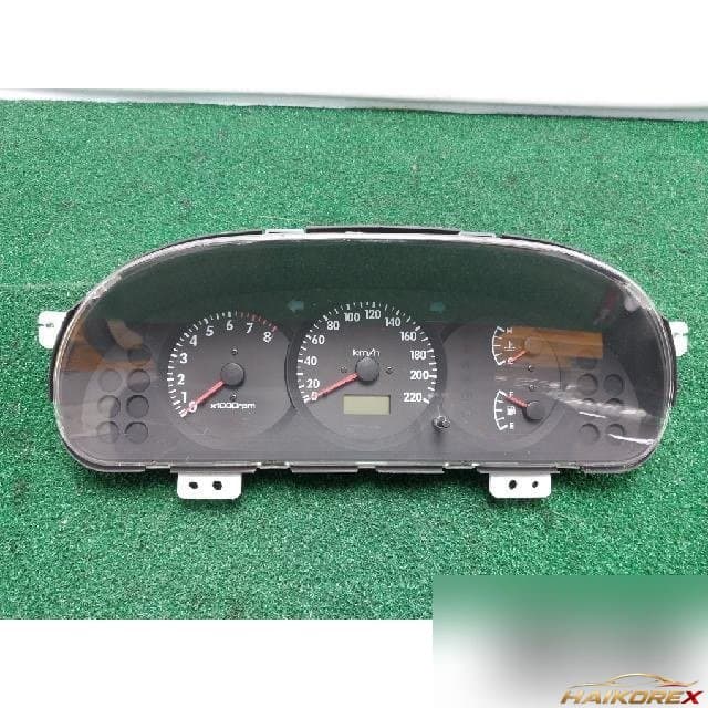 Kia Spectra 2002 — приборная панель