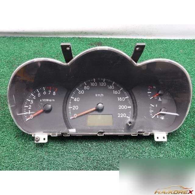 Kia Cerato 2004 — панель приборов