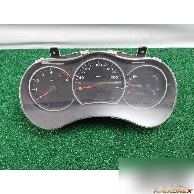 Renault QM5 2010 — приборная панель