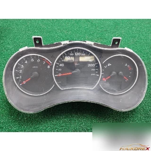 Renault QM5 2009 — приборная панель