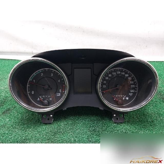 Jeep 3.0 CRD 2011 — панель приборов