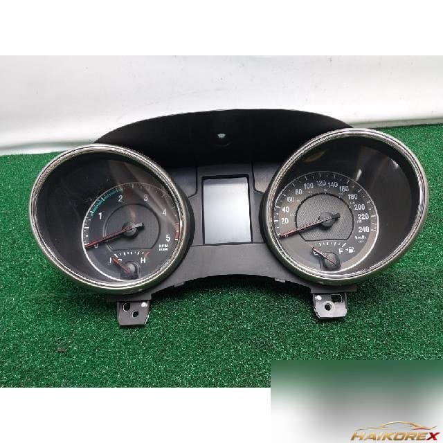 Jeep 3.0 CRD 2012 — панель приборов
