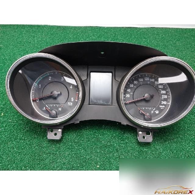 Jeep 3.0 CRD 2012 — приборная панель