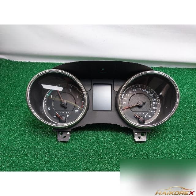 Jeep 3.0 CRD 2012 — панель приборов