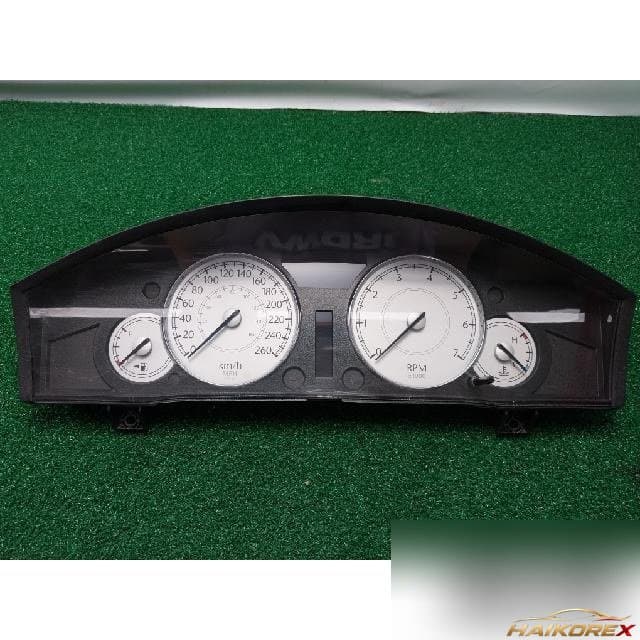 Chrysler 300C 2006 — панель приборов