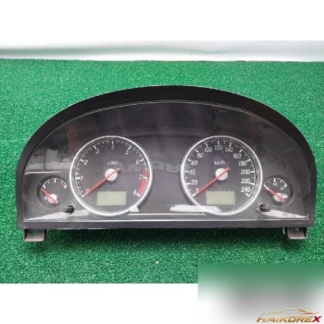 Ford Mondeo 2003 — панель приборов