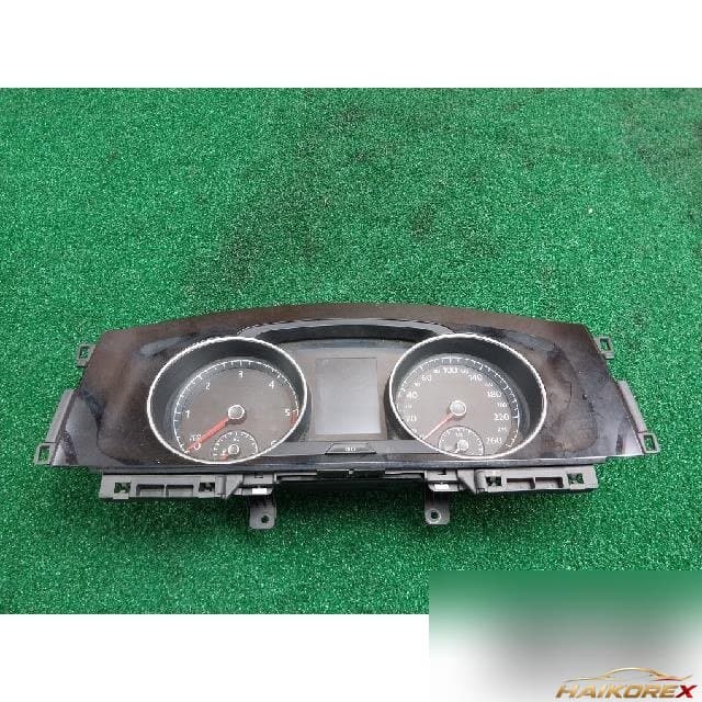 Volkswagen 1.4 2013 — панель приборов