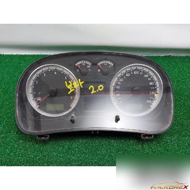 Volkswagen Bora 2001 — панель приборов