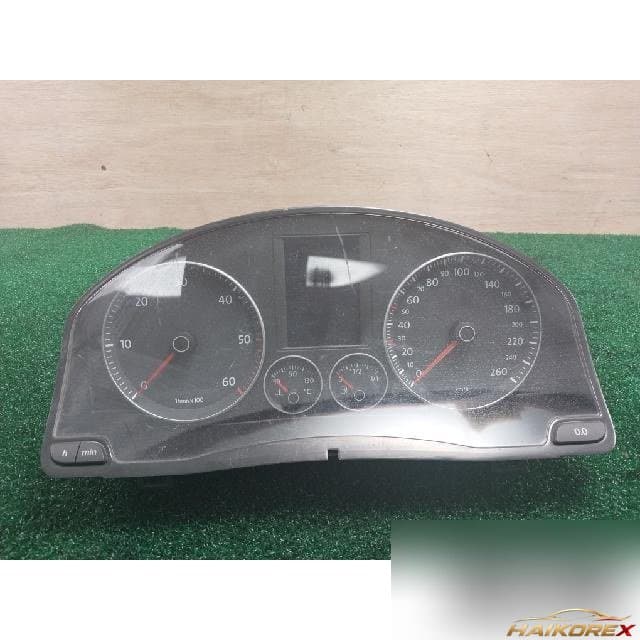 Volkswagen 1.4 Hybrid 2006 — панель приборов