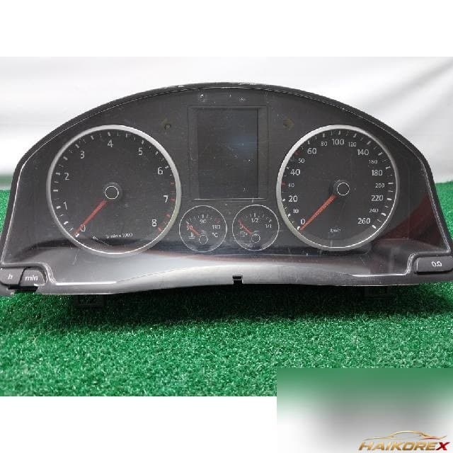Volkswagen 2.0 TDI 2008 — панель приборов