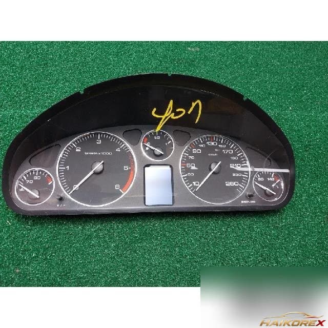 Peugeot 407 2006 — панель приборов
