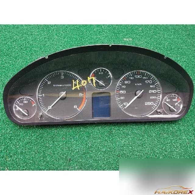 Peugeot 407 2004 — панель приборов