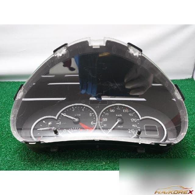 Peugeot 206 CC 2006 — панель приборов