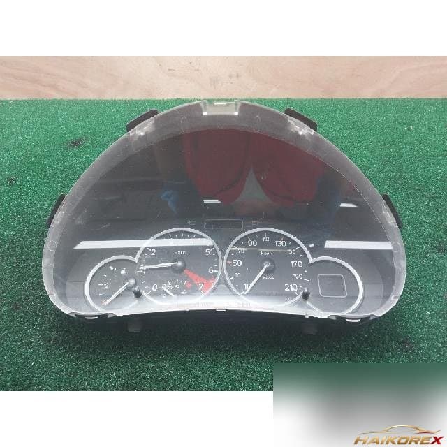 Peugeot 206 CC 2004 — панель приборов