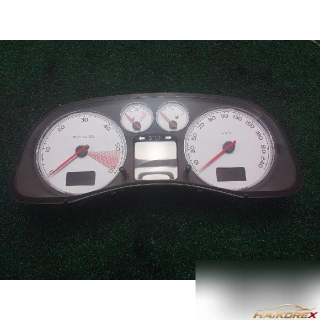 Peugeot 307SW 2008 — приборная панель