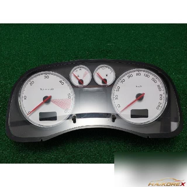 Peugeot 307 2008 — панель приборов