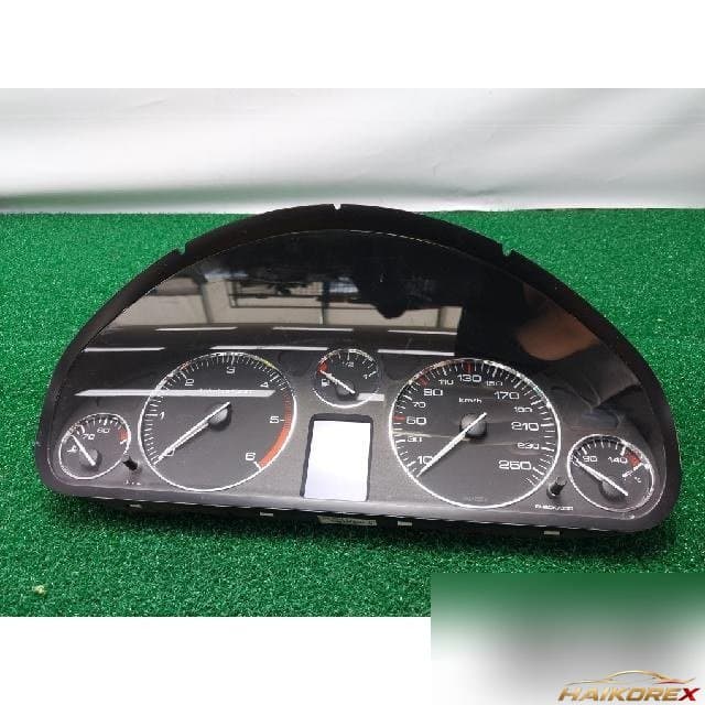 Peugeot 407 2007 — панель приборов