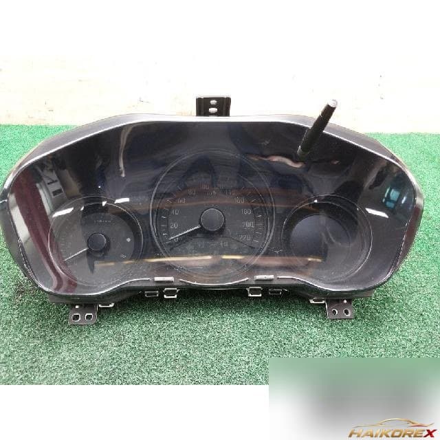 Honda 1.8 2WD 2018 — приборная панель
