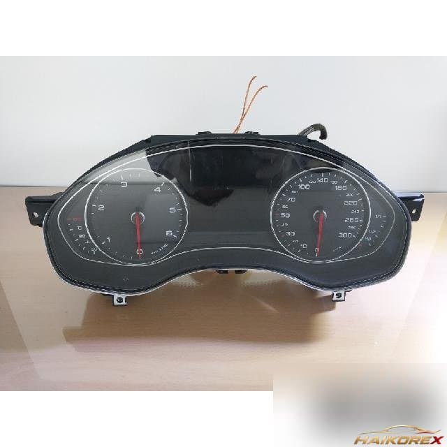Audi A6 3.0 2014 — приборная панель
