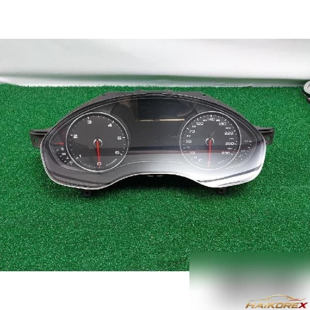 Audi A6 3.0 2013 — панель приборов