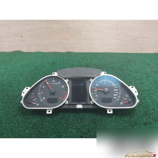 Audi A6 3.2 FSI 2007 — панель приборов