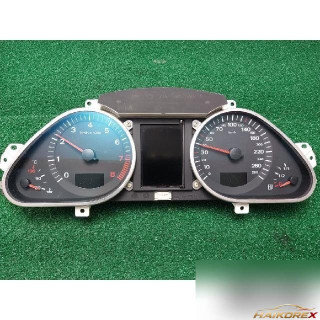 Audi A6 3.2 2008 — приборная панель