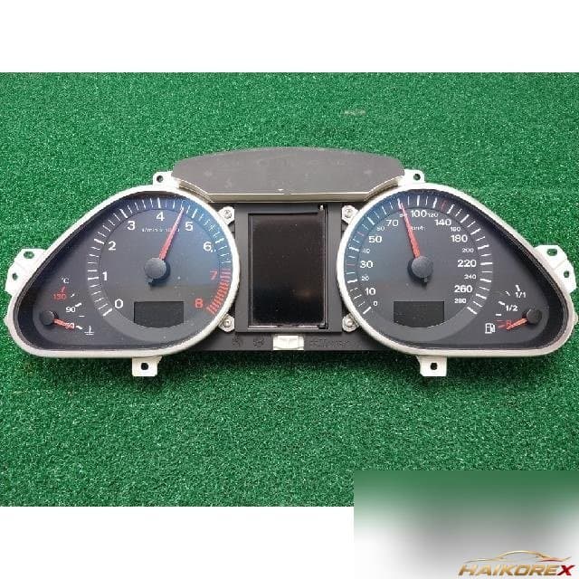 Audi A6 2.0 2008 — панель приборов