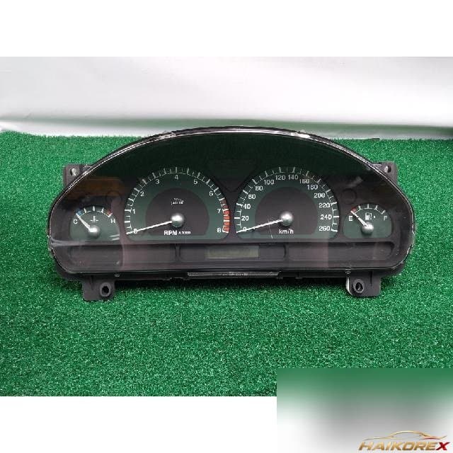 Jaguar S-Type 2003 — панель приборов
