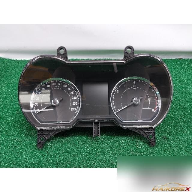 Jaguar XK 4.2 V8 Convertible 2011 — панель приборов