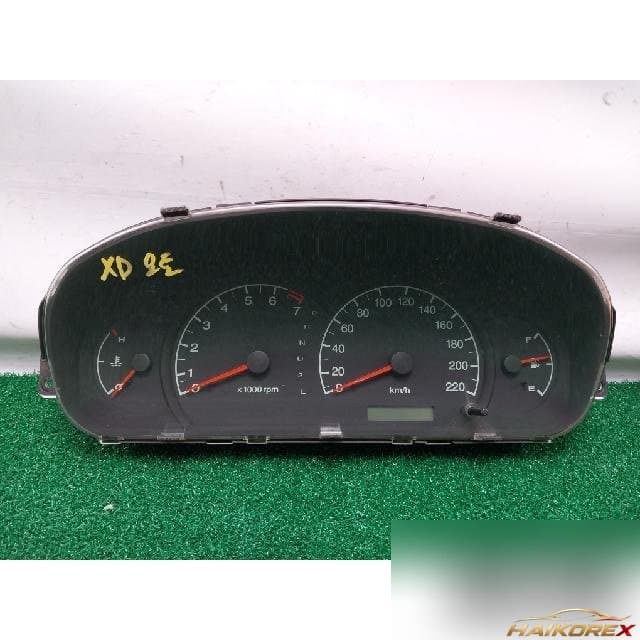 Hyundai Avante XD 2002 — приборная панель 94003-2D010