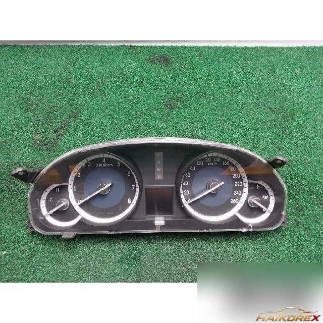 Hyundai Genesis 2009 — приборная панель