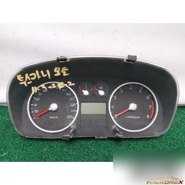 Hyundai Tuscani 2003 — приборная панель