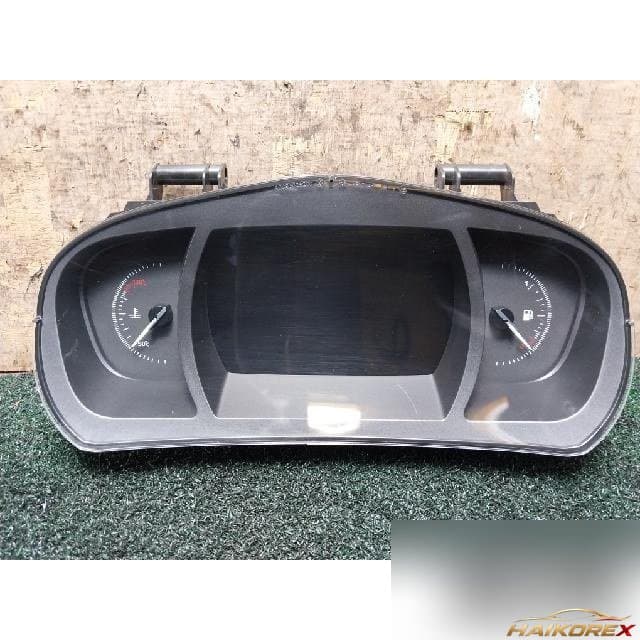 Renault Samsung SM6 2016 — приборная панель