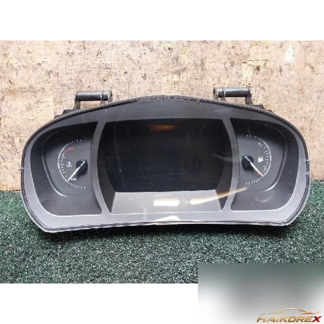 Renault Samsung SM6 2016 — приборная панель